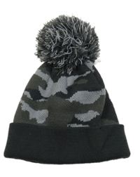 Tmavošedo-šedá army pletená čepice s bambulí George