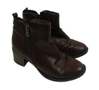 Dámské hnědé koženkové kotníkové boty vel. 38