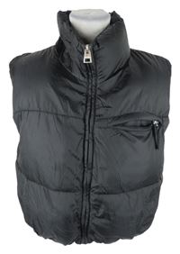 Dámská černá šusťáková zateplená crop vesta Bershka 