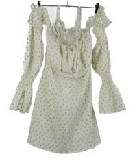 Dámská bílá plisovaná šatová tunika s kytičkami a volnými rameny