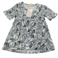 Nové - Tmavomodro-bílé vzorované šaty Mania 