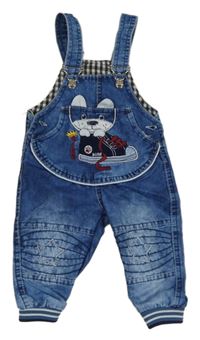 Modré laclové rifle se psem a teniskou