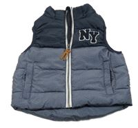 Tmavomodro-melírovaná šusťáková zateplená vesta s písmeny H&M