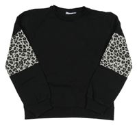 Černá mikina s leopardím vzorem na rukávech