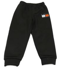 Černé tepláky s nápisem shein