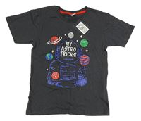 Tmavošedé tričko s planetami 