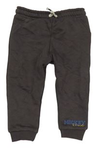 Tmavošedé tepláky s nápisem