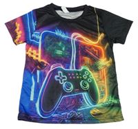 Černo-barevné sportovní tričko s ovladači 