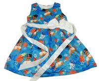 Modré saténové šaty s Moanou