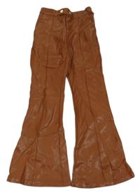 Hnědé koženkové flare kalhoty