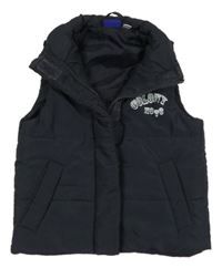 Černá šusťáková zateplená vesta s nápisem Lupilu