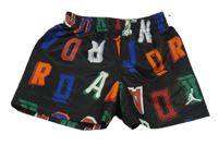 Černo-barevné kraťasy s písmeny Air Jordan