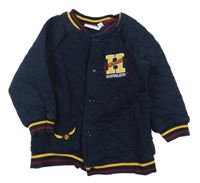 Tmavomodrá prošívaná lehce zateplená propínací mikina s písmenem