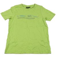 Zelené tričko s nápisem 