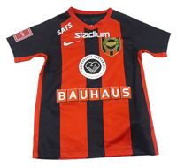 Červeno-černý pruhovaný fotbalový dres s číslem Nike