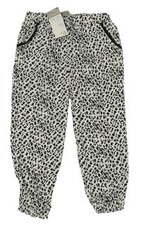 Bílé vzorované lehké kalhoty Primark