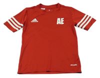 Červeno-bílé sportovní tričko s logem Adidas
