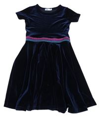 Tmavomodré sametové šaty se třpytivými pruhy M&Co