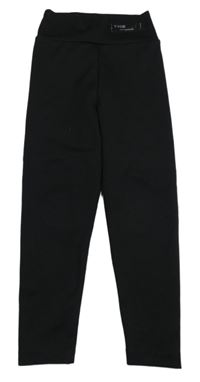 Černé žebrované legíny s nášivkou 