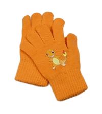 Oranžové pletené prstové rukavice s Pokémonem
