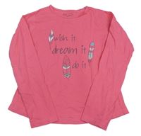 Růžové pyžamové triko s nápisy a pírky alive