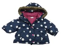 Tmavomodro-bílá puntíkatá šusťáková zimní bunda s kapucí s kožešinou Mamas&Papas