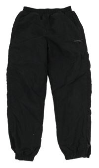 Černé šusťákové kalhoty s logem Slazenger