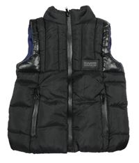 Černá prošívaná šusťáková zateplená vesta s nášivkou RIVER ISLAND