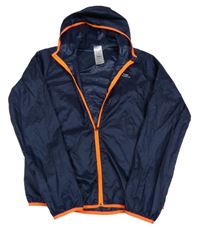 Tmavomodrá šusťáková nepromokavá funkční bunda s logem a kapucí Kalenji