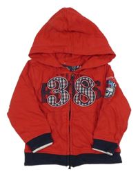 Červená propínací mikina s číslem a kapucí 