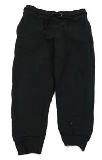 Černé tepláky M&Co.