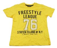 Žluté tričko s nápisy a číslem LC Waikiki