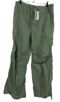 Nové - Dámské khaki šusťákové volné kalhoty s kapsami Monki 