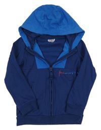 Modro-tmavomodrá propínací mikina s nápisem a kapucí 