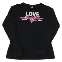 Černé triko s nápisem a květinami Page one young