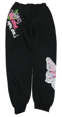 Černé tepláky s nápisy a motýlkem Primark