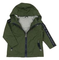 Khaki-tmavomodrá šusťáková jarní bunda s nápisy a kapucí 