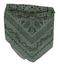 Zelenošedý šátek se vzorem 