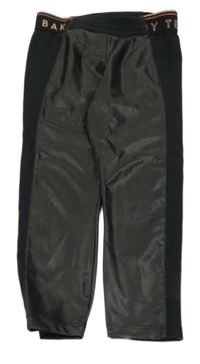 Černé koženkové tregíny s nápisem v pase Baker