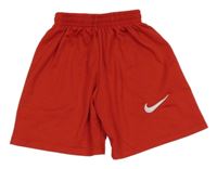 Červené sportovní kraťasy Nike 