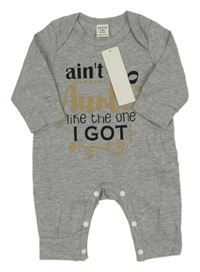 Nové- Světlešedý overal s nápisem Shein