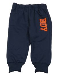 Tmavomodré tepláky s nápisem 