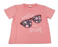 Růžové tričko s brýlemi a nápisy