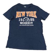 Tmavomodré tričko s nápisem C&A