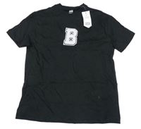 Nové - černé tričko s písmenkem F&F