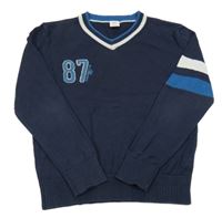 Tmavomodrý svetr s číslem S. Oliver