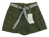Nové - Tmavozelené riflové cargo kraťasy s páskem C&A