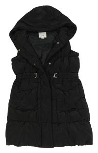 Černá prošívaná šusťáková zateplená dlouhá vesta s kapucí RIVER ISLAND