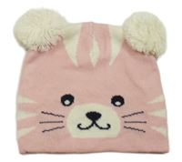 Růžová čepice s čumákem a bambulemi