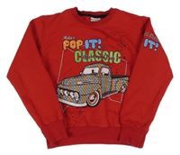 Červená mikina s autem a nápisem